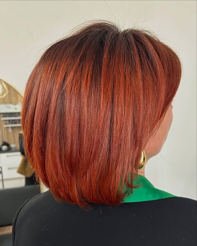 Roux rouge cheveux : affirmez votre style avec cette coloration vibrante.